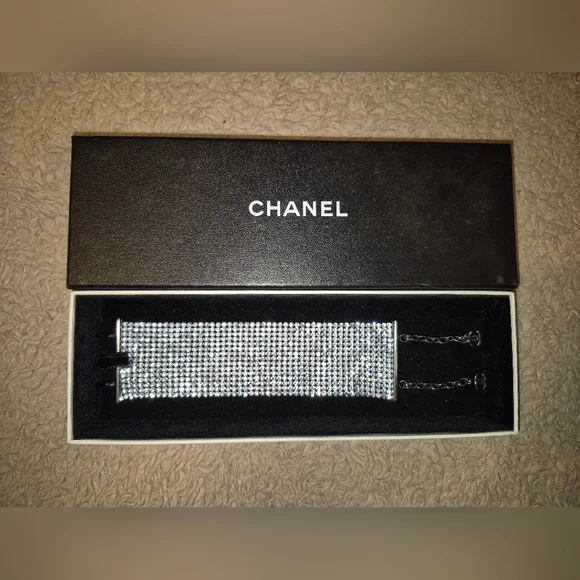 ❣️SOLD❣️ Chanel Vintage Crystal Mesh Bracelet EUC - Picture 10 of 11